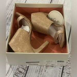 NEW 42 Gold- Linx Slide Sandal Size Women’s 9.5 Rose Gold Textured Mule Heels